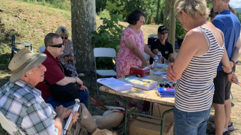 Partir en livre, le stand Chiens Guides à Parcieux